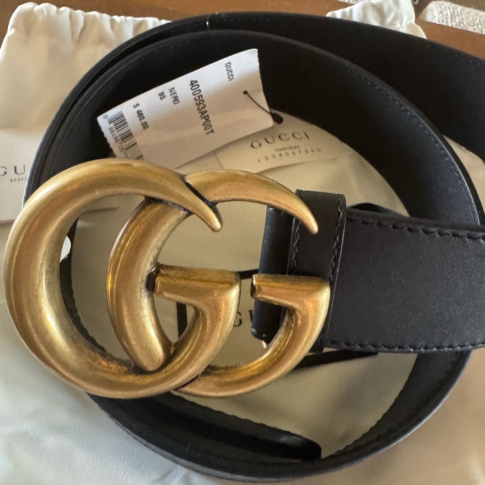 NWT Gucci Black Leather Belt with Gold GG Buckle size 95 (36-38)
